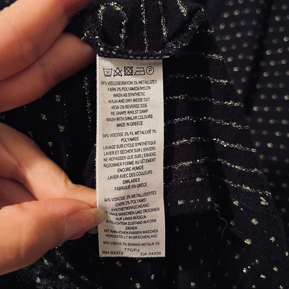 Long sleeve top with golden dots 💎 - Picture 9 of 10